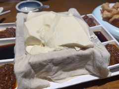 -95号酱骨·一块豆腐(展春园西路店)