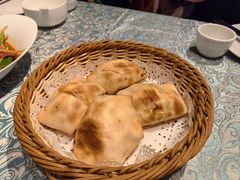 馕坑烤包子-巴扎美食·新疆菜·西域歌舞表演餐厅(新疆大厦店)