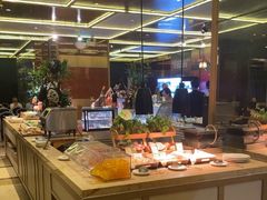 -大中华希尔顿酒店-念自助餐·嗨啤·小龙虾