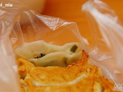 芬芳甜品店—煎饺特写-芬芳甜品(同福路店)