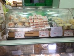 面包甜点陈列柜-闻酥园(水碾河路店)