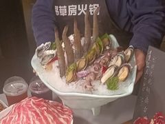 -茅草房·河畔园林火锅