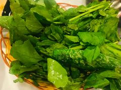 -鲜入围煮花胶鸡海鲜火锅