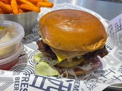 菠萝快车-TRIPS BURGER(大钟寺店)
