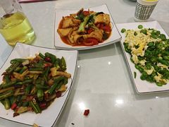 -秦扬居特色菜馆(上王村)