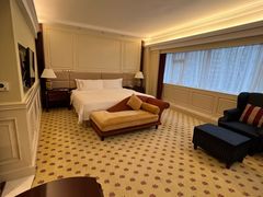 -深圳富苑皇冠假日套房酒店