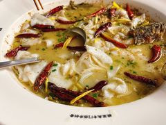 老坛酸菜鲈鱼-渔语鱼新川菜Bistro(万象天地店)