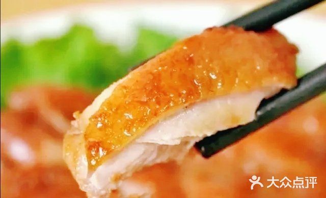 是由鸡腿和料汁做出来的！