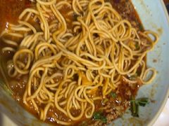 -爆炸头阿姨小四川正宗川味小吃(无任何分店)