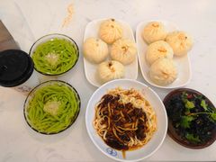 -李与白包子铺(桐梓林店)
