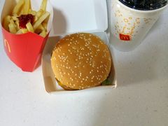 -麦当劳(中山公园龙之梦店)