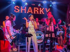 -鲨鱼美式餐厅酒吧Sharky