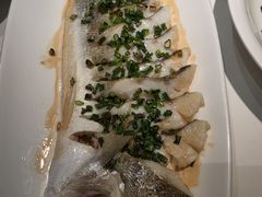 肉饼蒸一卤鲜鲈鱼-船歌·鱼水饺青岛菜(恒隆广场店)