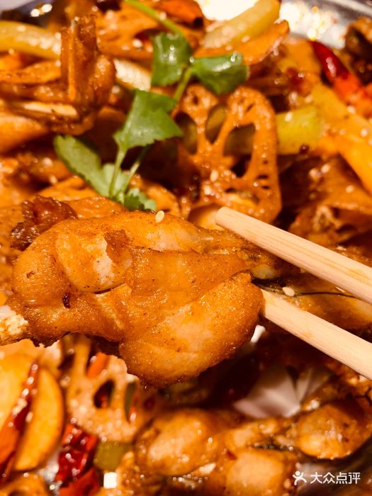 蛙遇·十三香炭火蛙锅(环球港店)经典干锅牛蛙图片