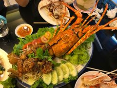 -J Daeng Seafood
