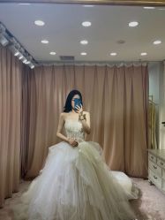 -曼青婚纱礼服馆