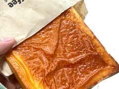 海盐芝士吐司面包-瑞幸咖啡(南京晓庄学院方山校区店)