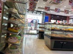 面包甜点陈列柜-幸福鸟生日蛋糕(临西店)