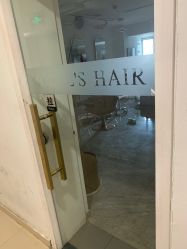 -MODEL'S HAIR