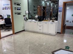 -茂菊口腔连锁(浦东南路店)