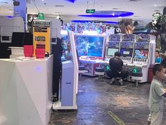 -反斗乐园π·电玩·高空拓展·蹦床(龙华天虹店)