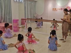 -韵姿少儿舞蹈(北外滩校区)