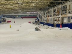 -乔波室内滑雪场