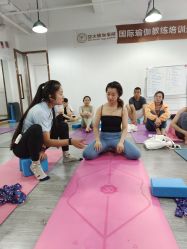 -亚太瑜伽普拉提学院