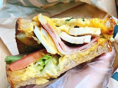 培根鸡肉俱乐部大嘴三明治-星巴克臻选(郑州国贸360广场店)