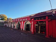 -布尔津河堤夜市