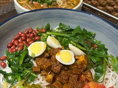 焖肉米线-云尊府云南菜·蒸汽石锅鱼(学清路店)