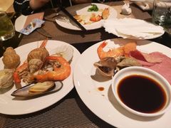 -大中华希尔顿酒店-念自助餐·嗨啤·小龙虾