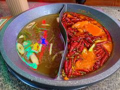 麻辣菌汤鸳鸯锅-路边边地标烧烤·川菜·小龙虾·音乐酒馆(良乡长虹店)