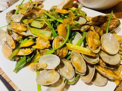 葱姜炒花蛤-平娃三宝烧烤·面食(南小街店)