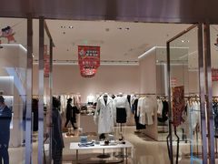 -王府井奥莱临潼小镇(临潼店)