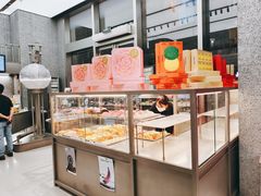 面包甜点陈列柜-好利来(上海虹桥新天地Lab主题店)
