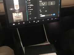 -TESLA 特斯拉(上海太古汇体验店)