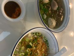 牛肉牛杂腌米粉+双丸-辉程汤粉(沿江店)