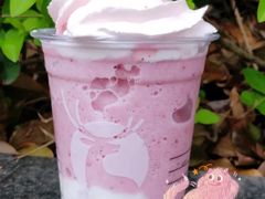 樱花莓莓胶原酸奶冻-瑞幸咖啡(长城万富汇店)
