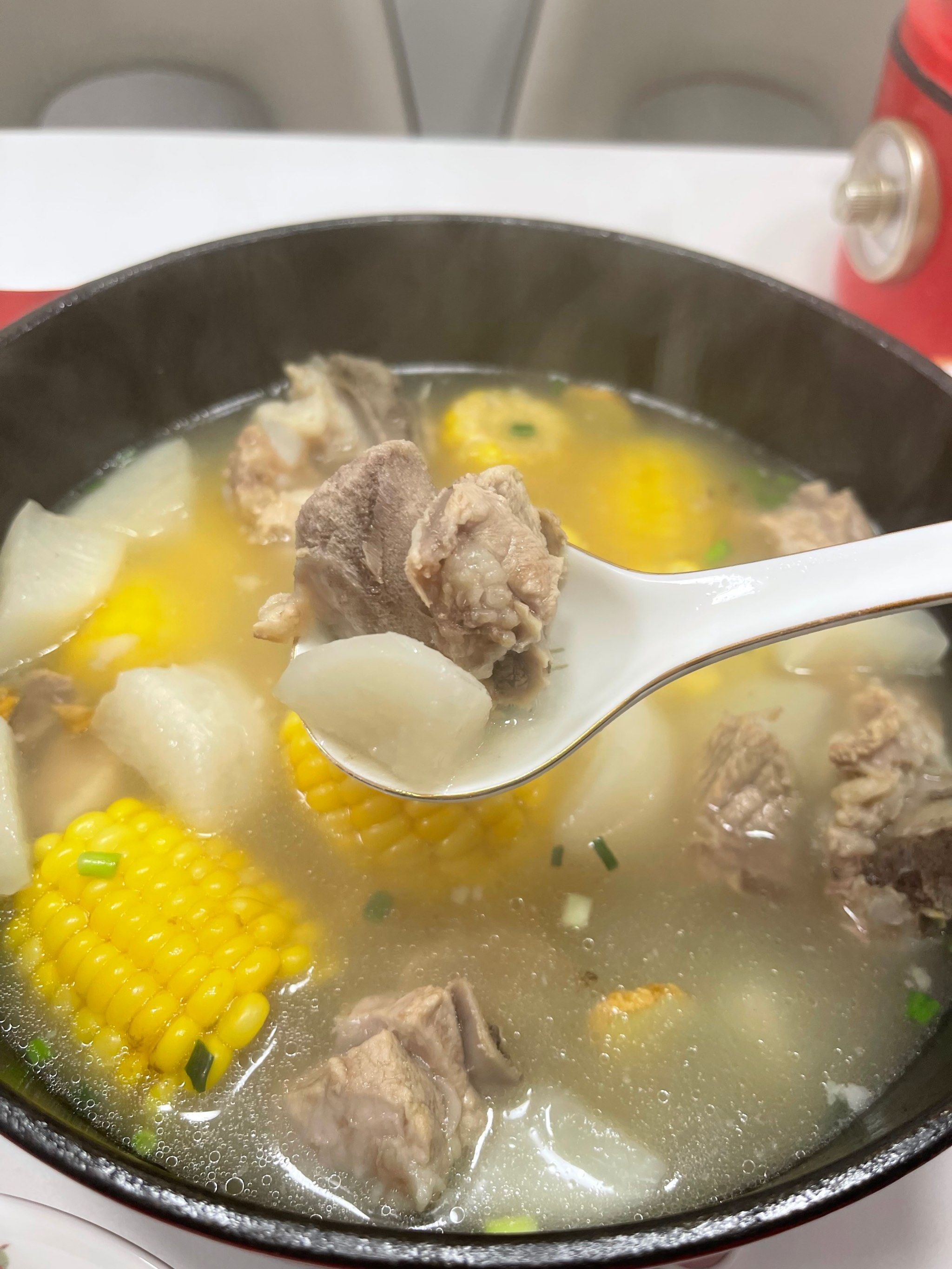 冬天必喝!滋补萝卜炖排骨汤!