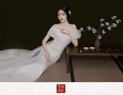 -乐派诗婚纱摄影