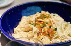 Scallion Oil Drizzled Mountain Bean Curd Skin