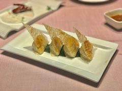 海胆煎锅贴-荣轩(新荣记环球金融中心店)