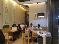 大堂-德克士(虹桥火车站店)