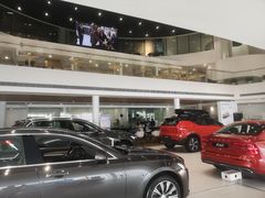 -杭州中沃沃尔沃4S店(滨江区店)