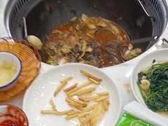 -丹水桥地锅鱼·翘嘴鲌·地方特色全鱼宴(丹江口大坝店)