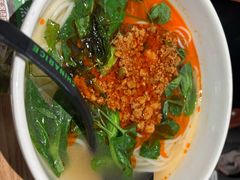 -蒙自源米线大王(东站店)