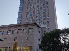 -瑞幸咖啡(华东理工大学商学院店)