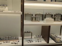 -J-Optical佳视明眼镜·蔡司视觉(青岛金茂览秀城店)