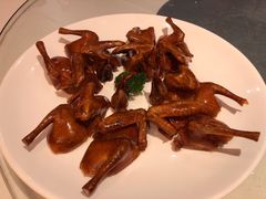 脆皮乳鸽-利苑酒家(合景国际金融广场店)